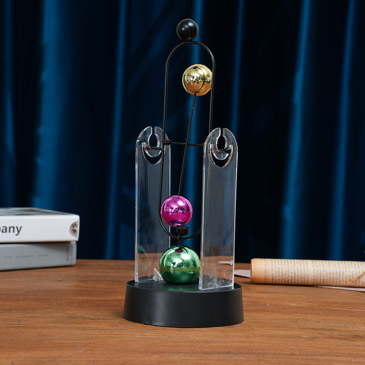 Pêndulo de Newton: Decoração M - Newton Cradle Large avaliação e preço